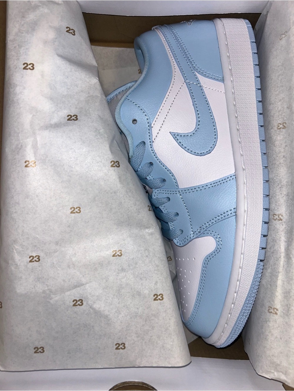 Air Jordan Retro 1 Low White Ice Blue Size 11W/9.5M DS